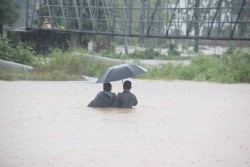 सरकारले भन्यो-बाढीपहिरो र डुबानमा परेका १७ हजारको उद्धार 