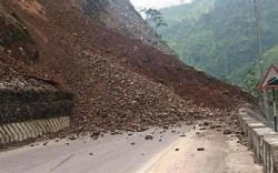 दुई वटा बस पहिरोले बगाउँदा ६५ जना बेपत्ता