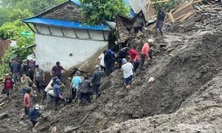 पहिरोमा परी ४ जनाको मृत्यु