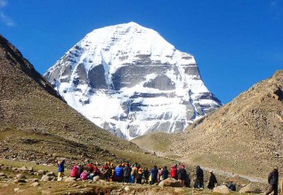 रसुवागढीबाट मानसरोवर कैलाश जानेको सङ्ख्या बढ्यो