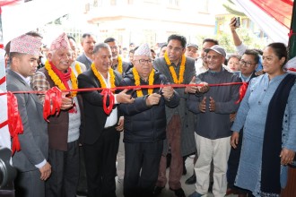 माधव नेपालले गरे विप्लव सी'को मार्ट उदघाटन