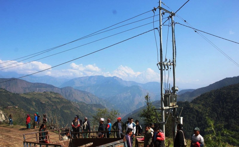 सडक र विद्युत् सुविधासँगै सुगम बन्दै गाउँ