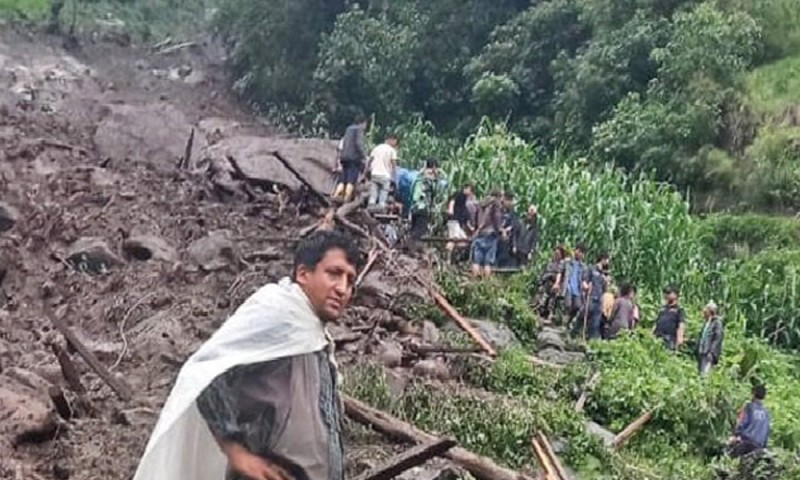 ओखलढुङ्गामा पहिरोमा पुरिएर एकजनाको मृत्यु, दुई घाइते